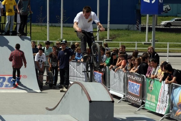 Мобильный скейт-парк для фестиваля Snickers Urbania