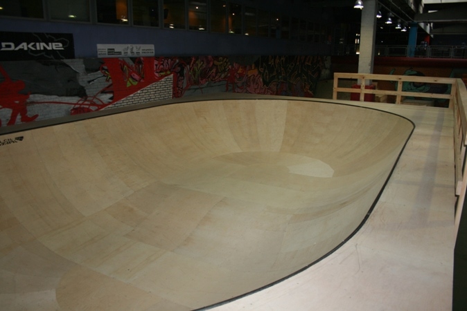 Пул в скейт-парке Адреналин, г.Москва