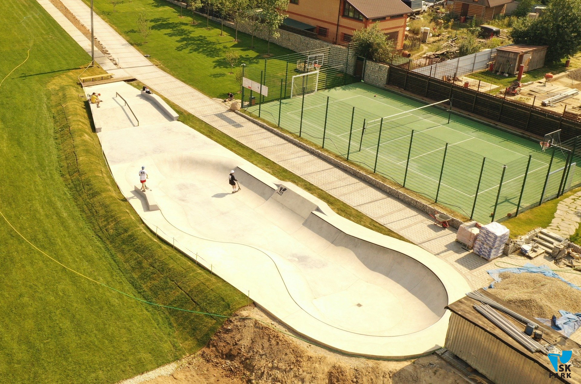 Фото Бетонный скейт парк в д. Свитино Московской области