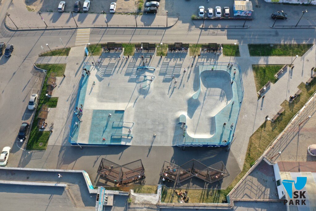 Новый бетонный скейт парк в г. Омске